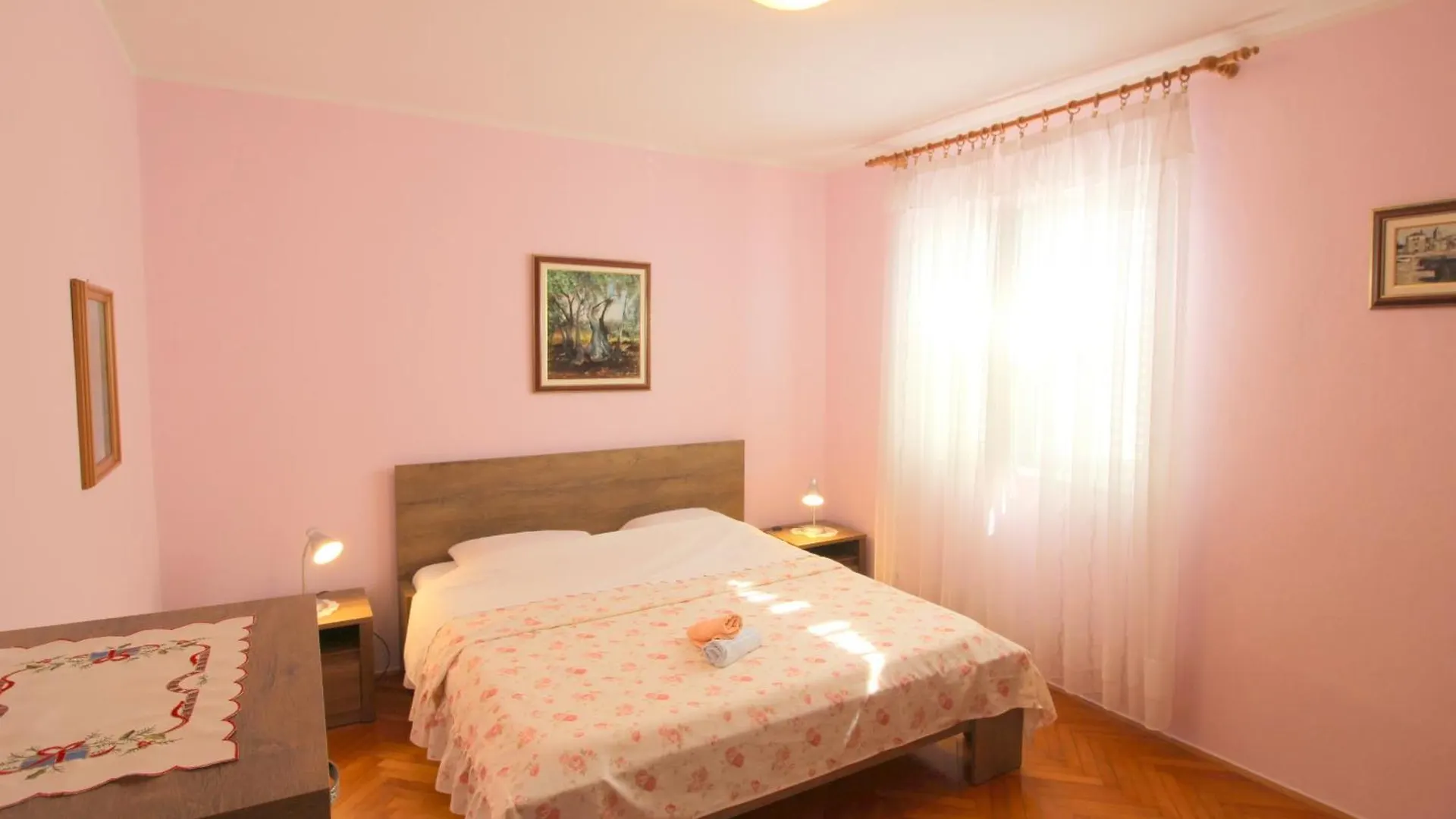 Sandra A4, 80 M From The Beach Novigrad  Chorwacja