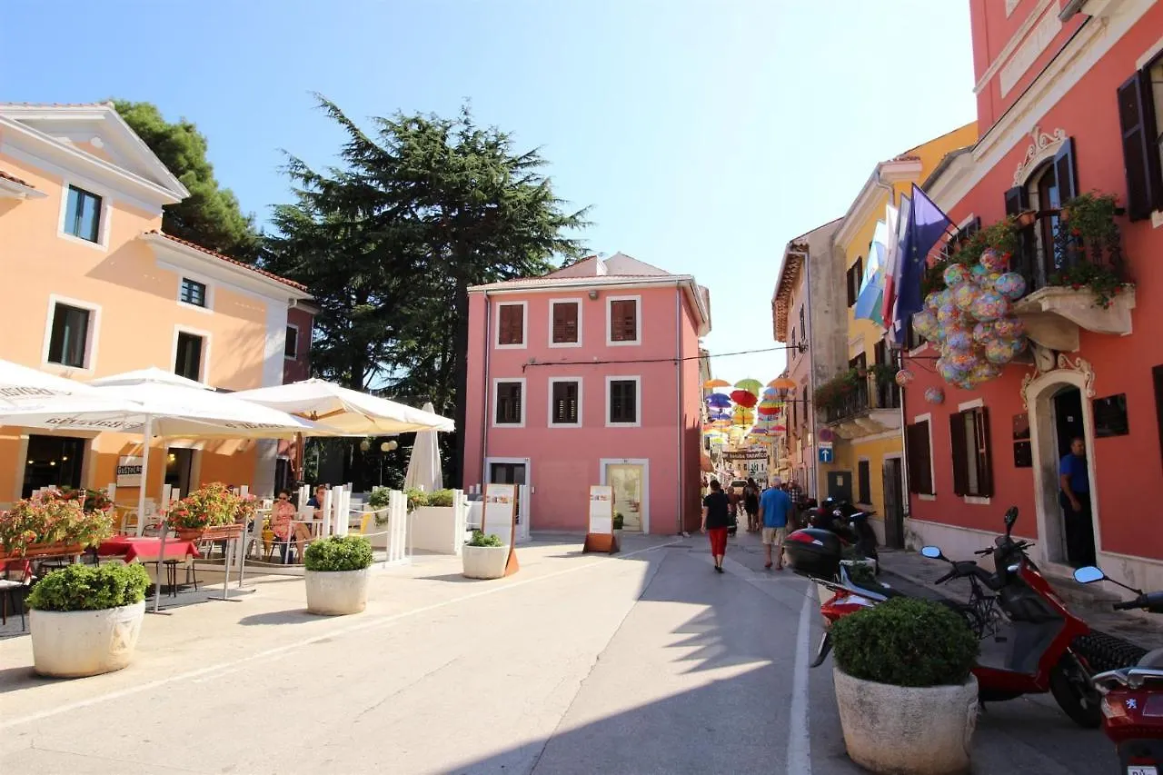 Sandra A4, 80 M From The Beach Novigrad Istria